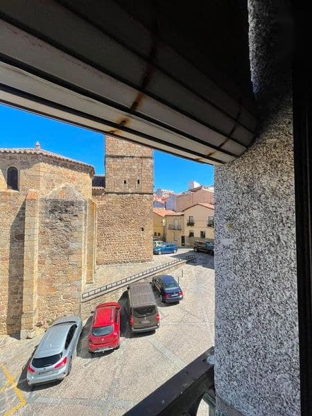 Piso en Cáceres (1/5)