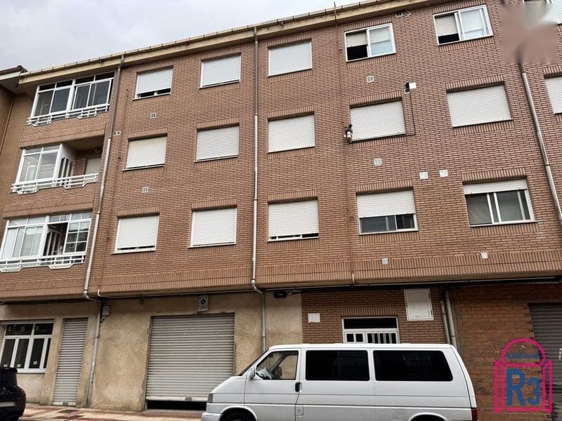 Piso en León (1/5)