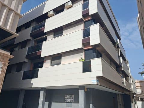 Piso en Almería (1/5)