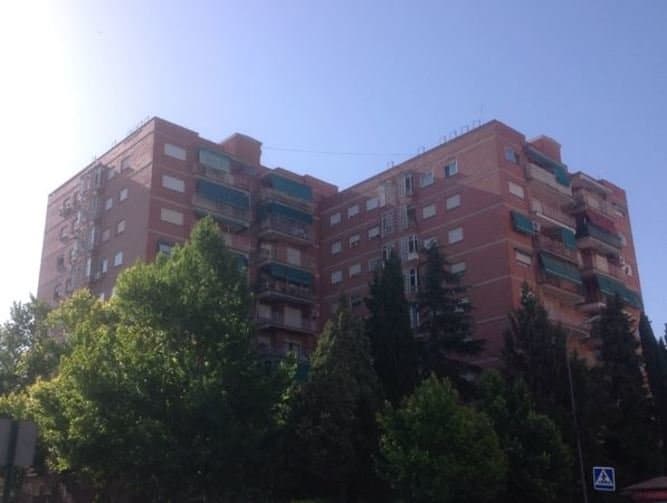 Piso en Granada (1/1)