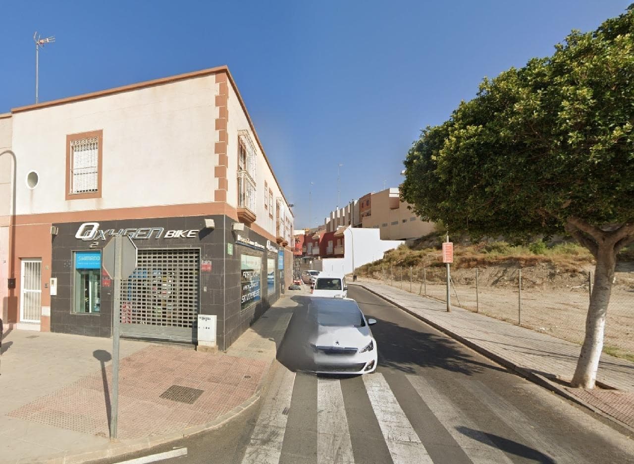 Piso en Almería (1/2)