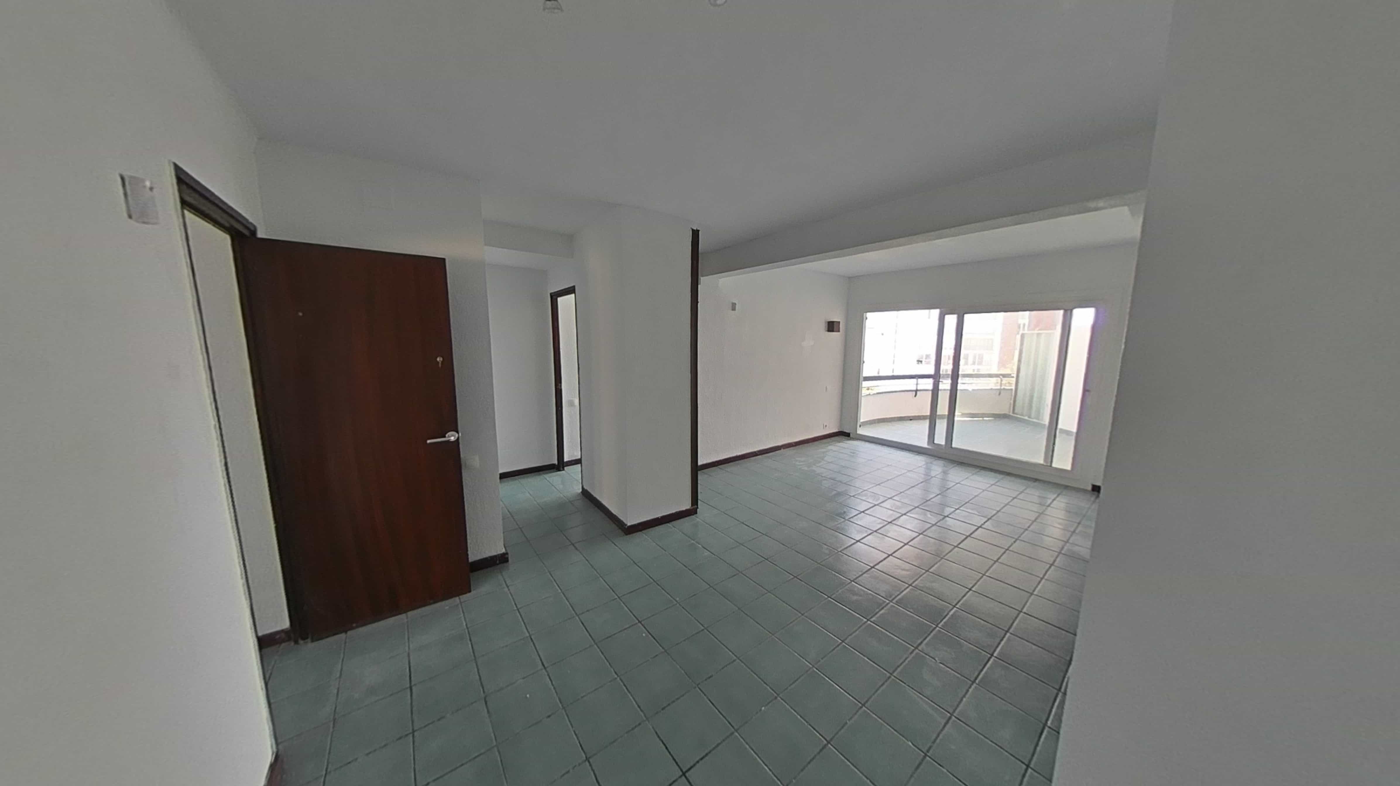 Piso en Girona (1/5)